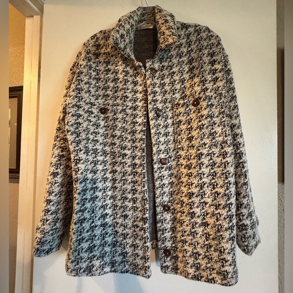 NWOT Stylive Women's Houndstooth Sweater Jacket - Black and Cream